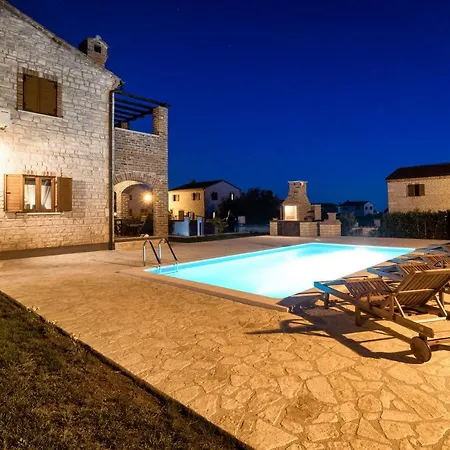 Dinamik In Paradise Istria